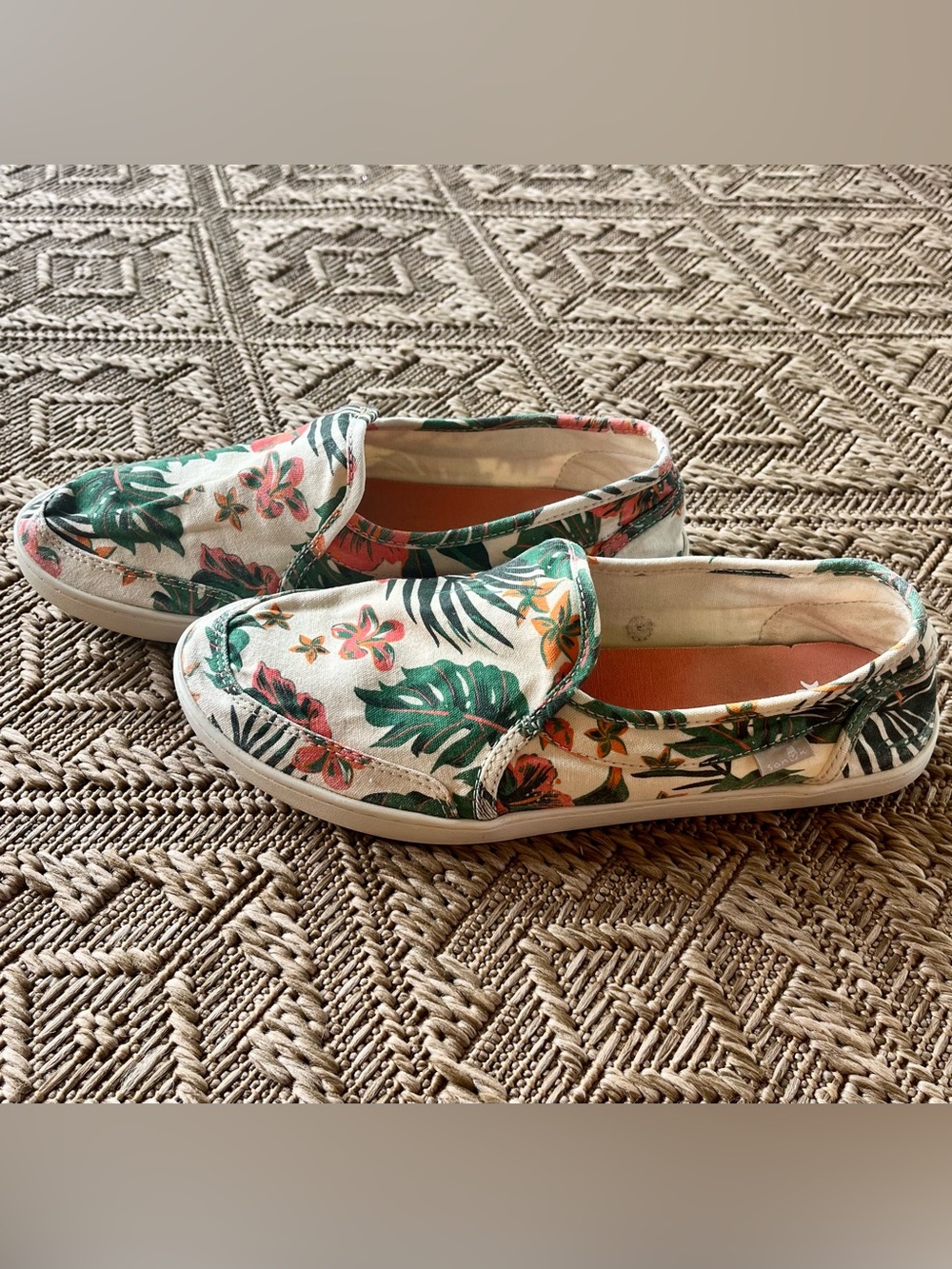 Women’s Sanuk Tropical Floral Slip-On Flats Green White Pink Orange | Size 7.5